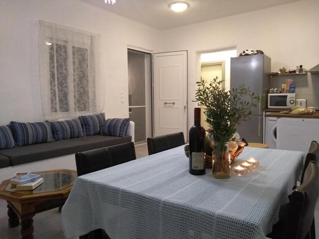 Sea Breeze Villa Lakhania Eksteriør billede